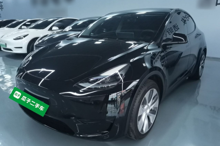 Tesla Model Y 2023 #2 Tesla Model Y 2023 car image #2