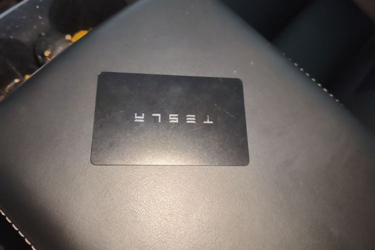 Tesla Model Y 2024 immagine di auto #9