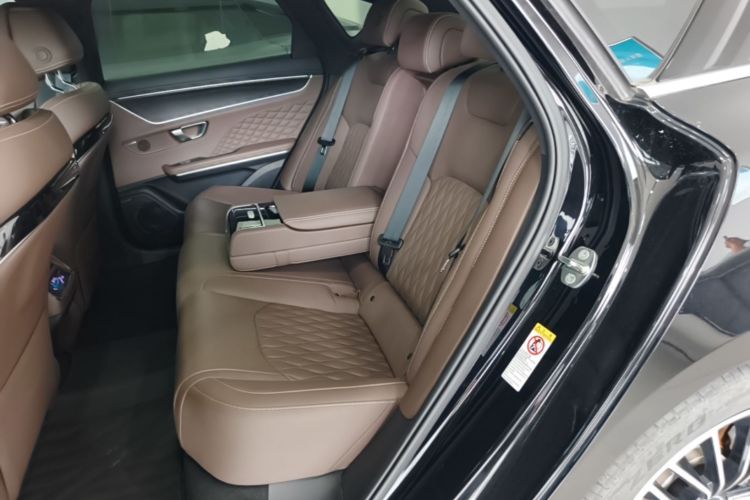 BYD Han 2024 car image #17