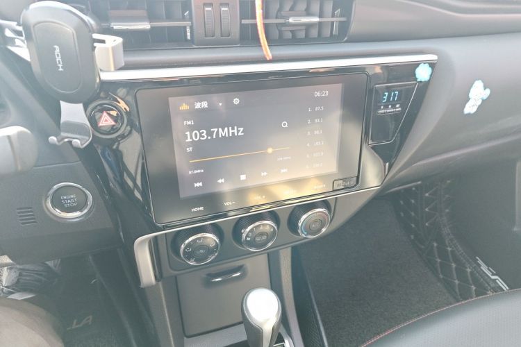 Toyota Corolla 2018 #13 Toyota Corolla 2018 car image #13