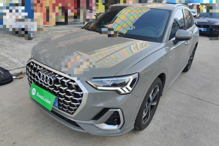 Audi Q3 2025 car image #2