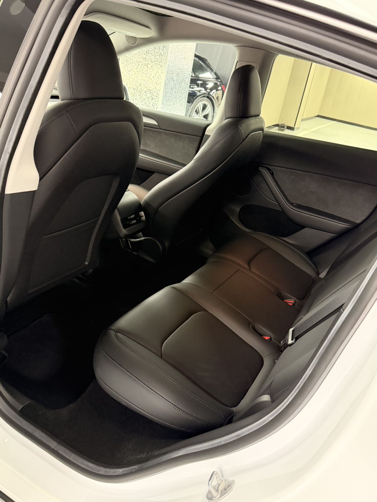 Tesla Model Y 2022 car image #3