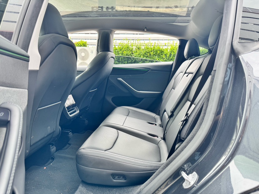 Tesla Model Y 2025 car image #5