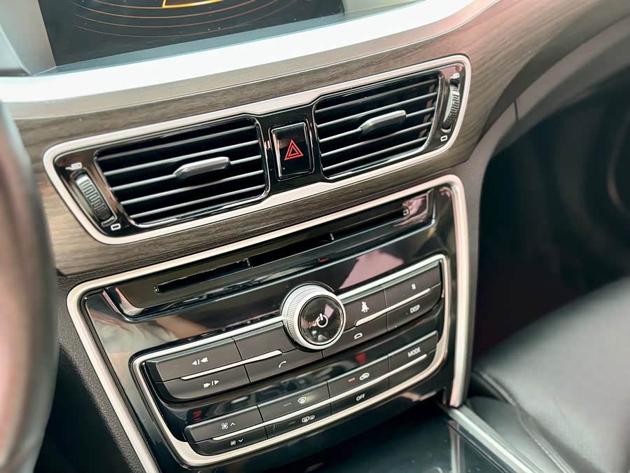 GEELY Ulion 2017 #31 GEELY Ulion 2017 immagine di auto #31