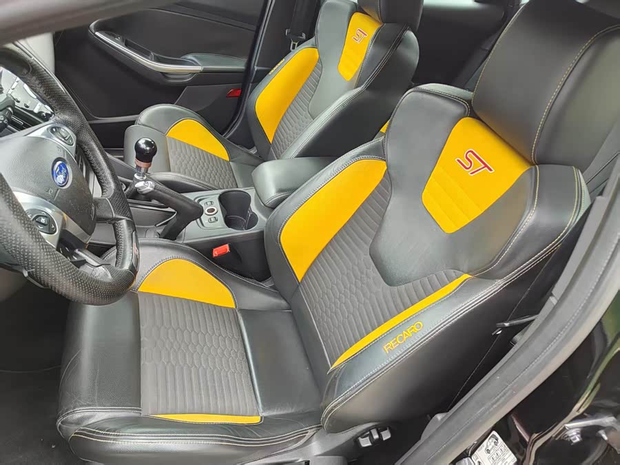 Ford Focus (Imported) 2014 car image #31