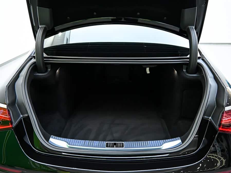 Mercedes-Benz Maybach S Class 2022 car image #31