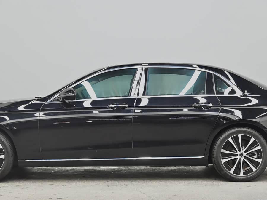 Mercedes-Benz E Class New Energy 2021 car image #31