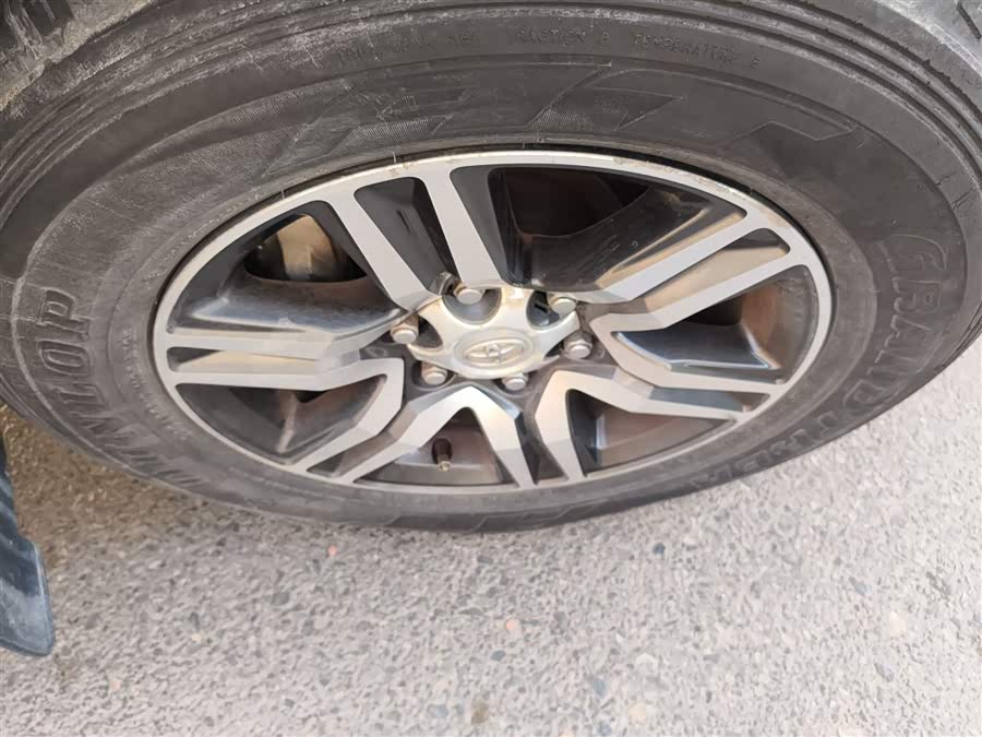 Toyota Fortuner 2017 صورة سيارة #31