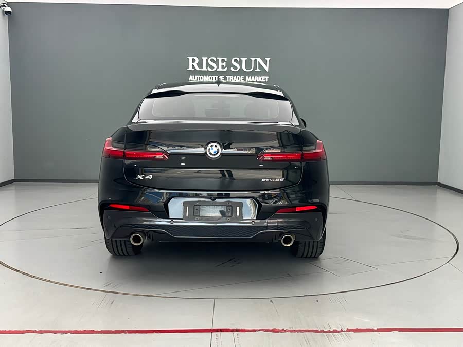 BMW X4 2020 car image #31