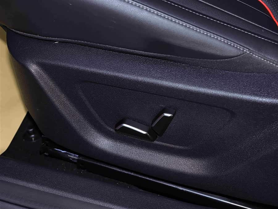 GEELY Monjaro MHEV 2022 car image #31