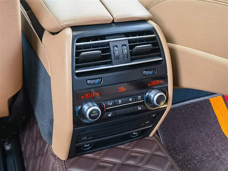 BMW i4 M50 2015 car image #31