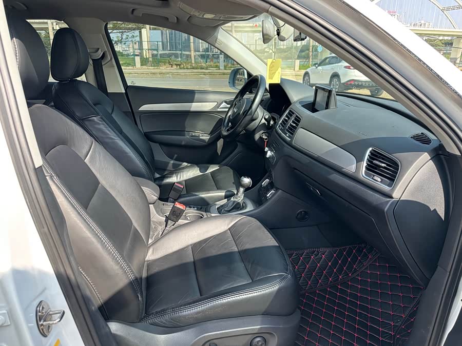 Audi Q3 2015 صورة سيارة #31