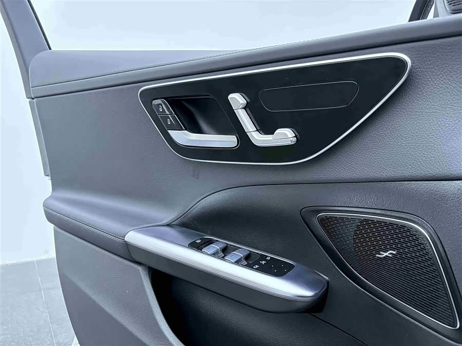 Mercedes-Benz C Class 2022 car image #31