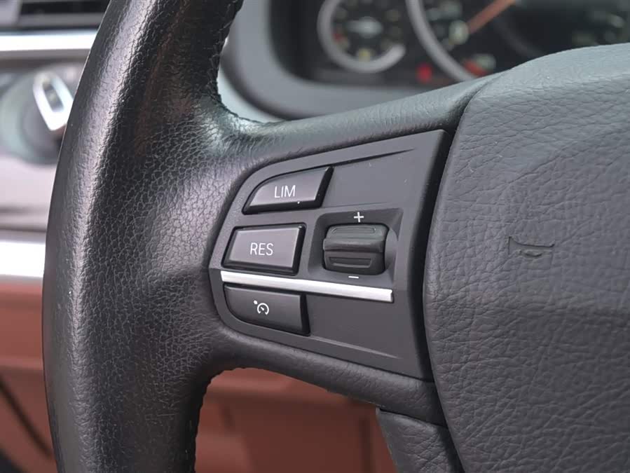 BMW 5 Series GT 2016 #31 BMW 5 Series GT 2016 صورة سيارة #31