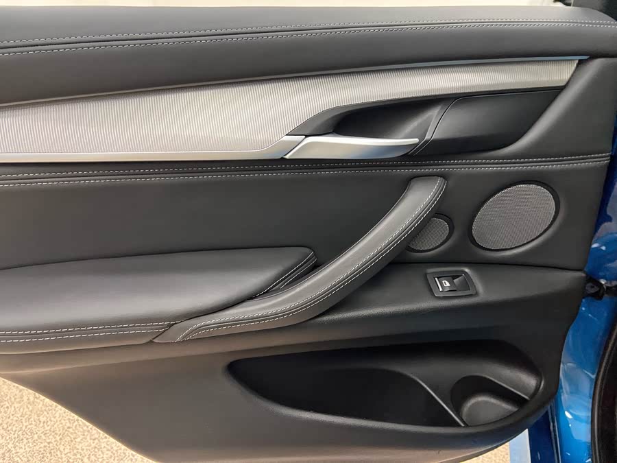 BMW X5 M 2017 #31 BMW X5 M 2017 صورة سيارة #31