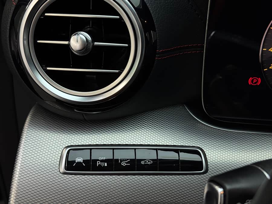 Mercedes-Benz E AMG 2019 immagine di auto #31