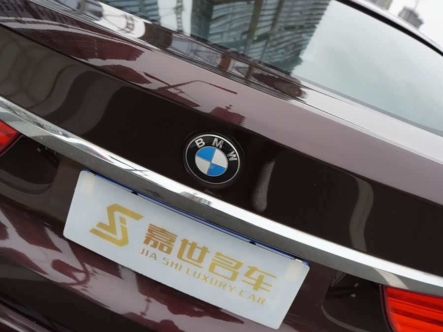 BMW 5 Series GT 2010 immagine di auto #31