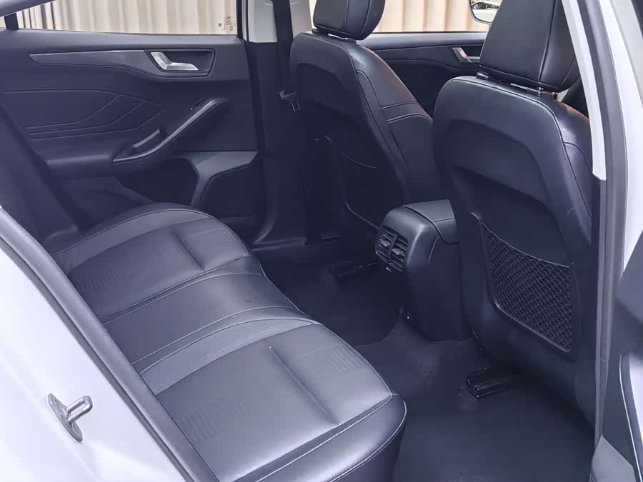 Ford Focus Active 2019 صورة سيارة #31