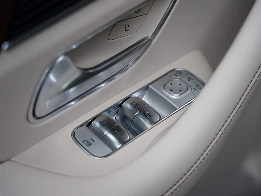 Mercedes-Benz Maybach GLS 2024 #31 Mercedes-Benz Maybach GLS 2024 car image #31