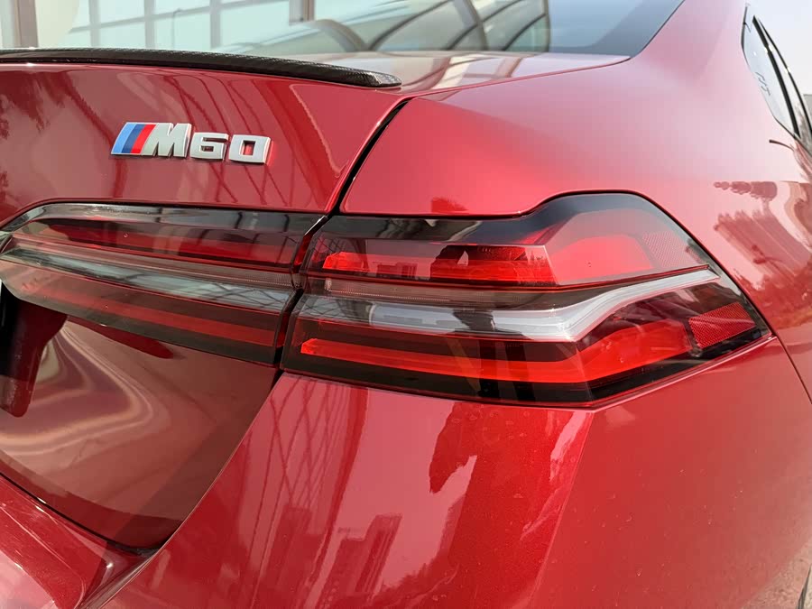 BMW i5 M60 2024 car image #31