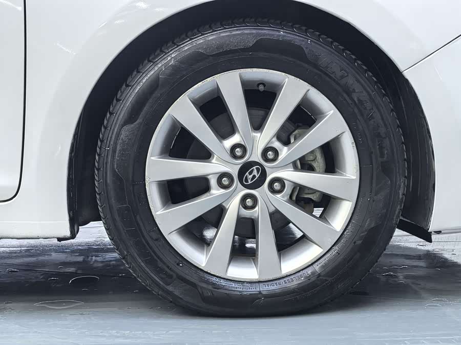 Hyundai Mistra 2014 #31 Hyundai Mistra 2014 car image #31