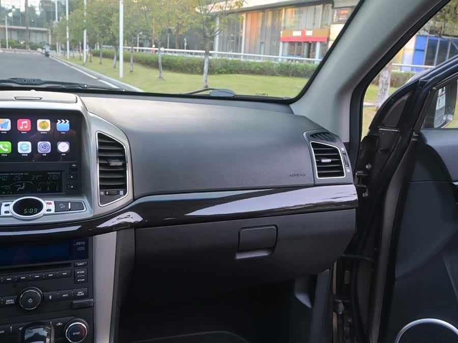 Chevrolet Captiva 2016 imagen de coche #31