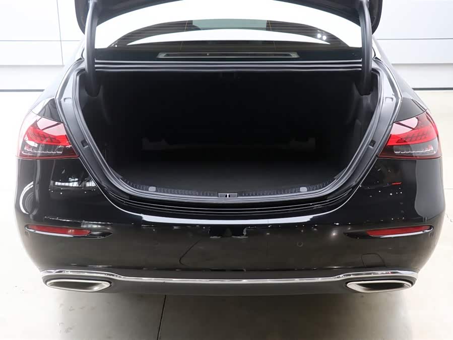 Mercedes-Benz E Class 2021 صورة سيارة #31