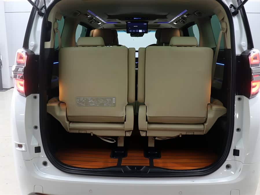 Toyota Vellfire 2023 #31 Toyota Vellfire 2023 صورة سيارة #31