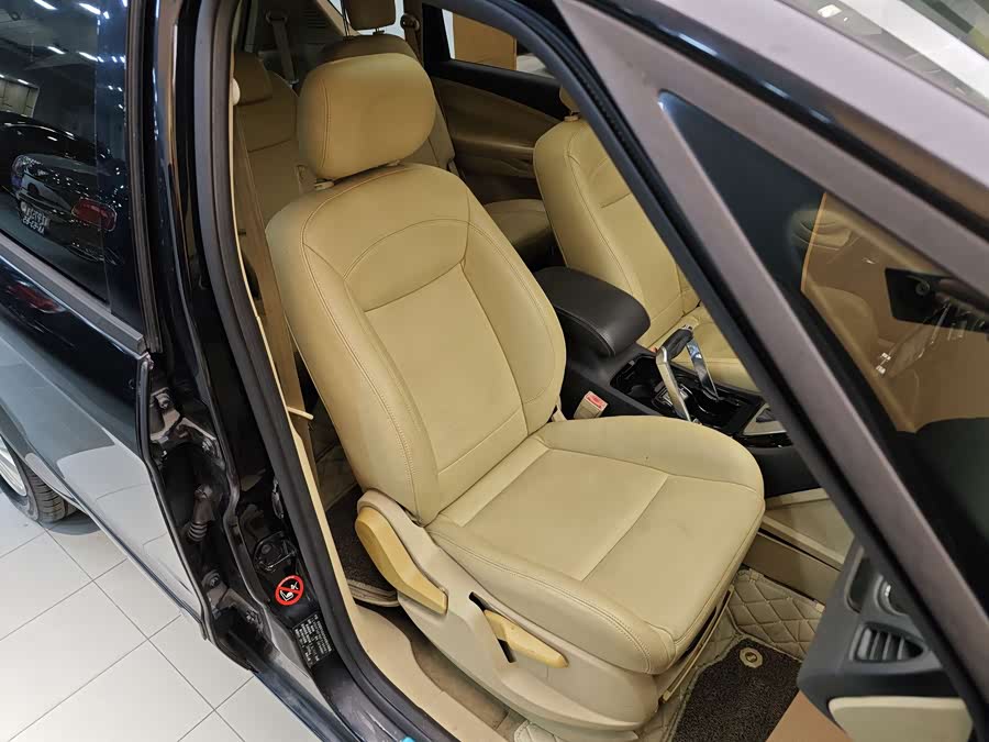 Ford S-MAX 2012 #31 Ford S-MAX 2012 car image #31