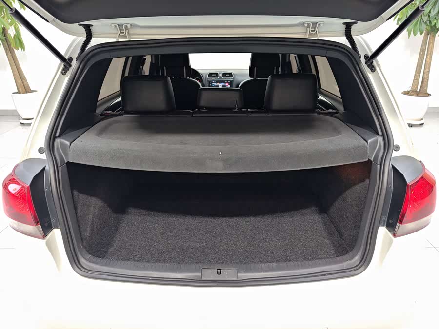 Volkswagen GolfGTI 2011 #31 Volkswagen GolfGTI 2011 car image #31