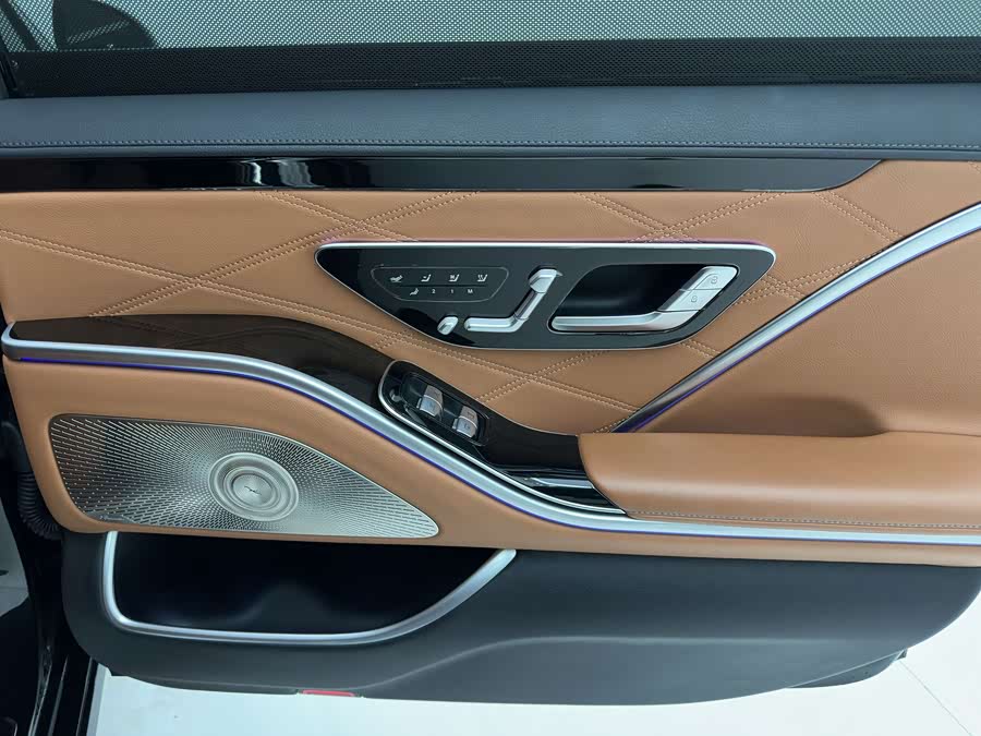 Mercedes-Benz Maybach S Class 2021 car image #31