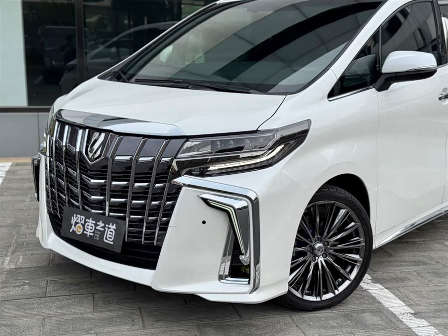Toyota Alphard 2019 car image #31
