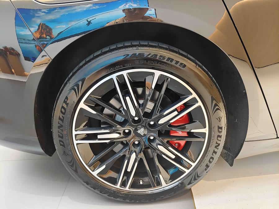 哪吒汽车 哪吒S 2023 汽车图片 #31