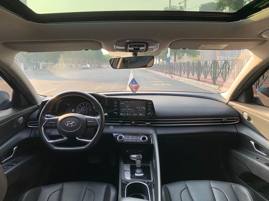 Hyundai Elantra 2020 immagine di auto #31