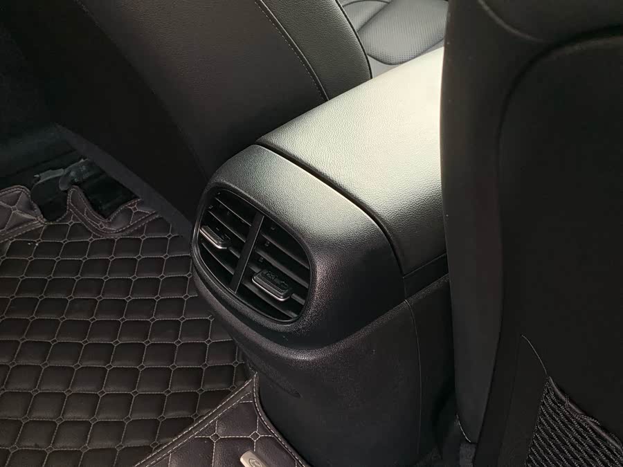 Hyundai Elantra 2022 car image #31