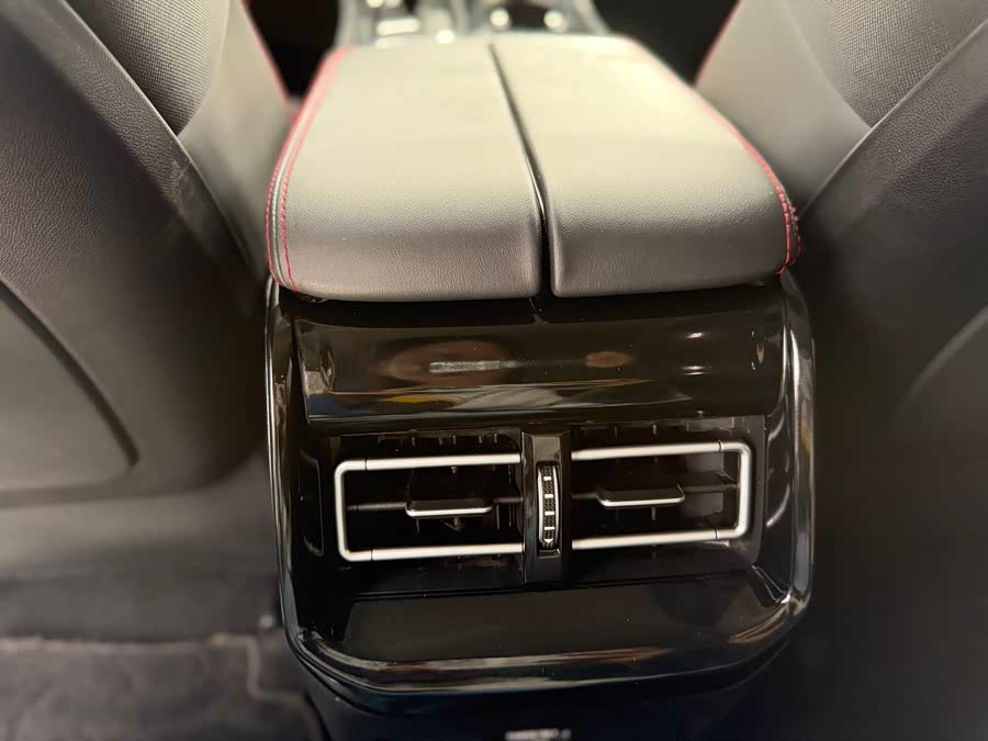 Forthing T5 EVO 2022 car image #31