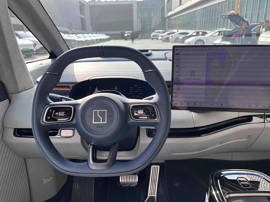 极氪 极氪MIX 2024 汽车图片 #31