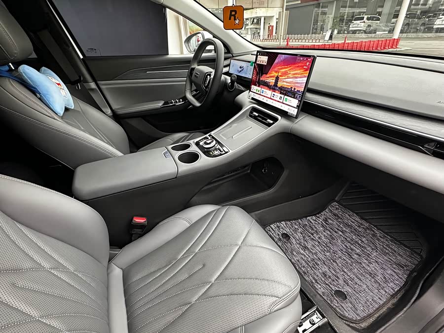 GEELY 2025 #31 GEELY 2025 car image #31
