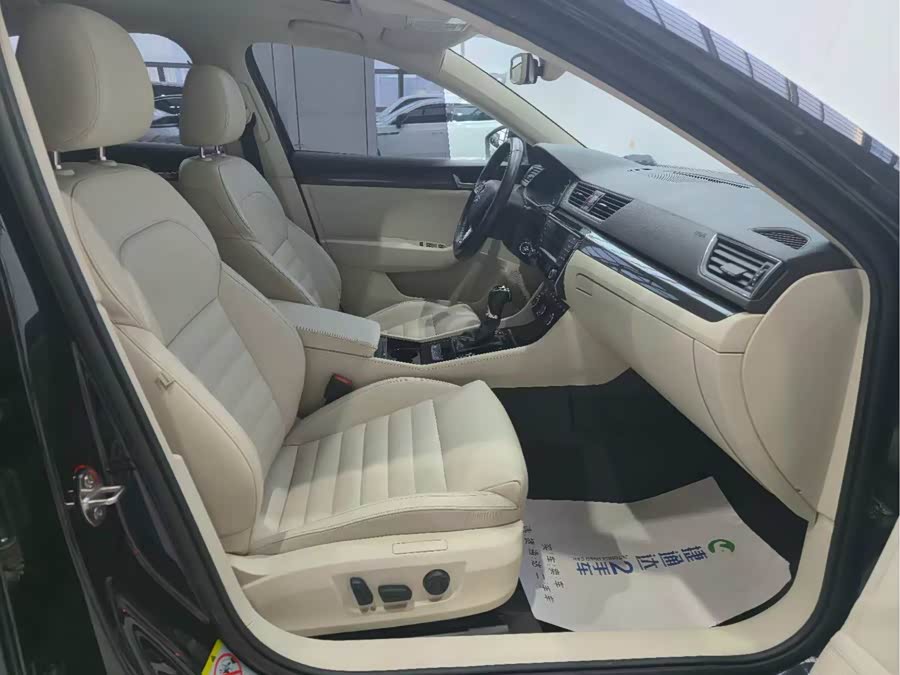 Skoda Superb 2016 car image #31