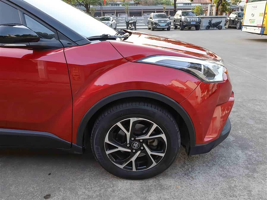 Toyota C-HR 2018 car image #31