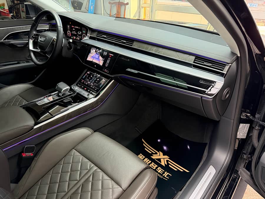 Audi A8 2021 imagem de carro #31