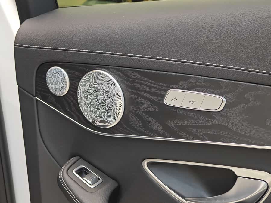 Mercedes-Benz C Class 2020 car image #31