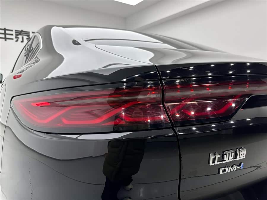 BYD Han 2023 car image #31