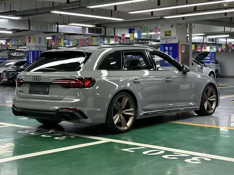Audi RS 4 2021 car image #31