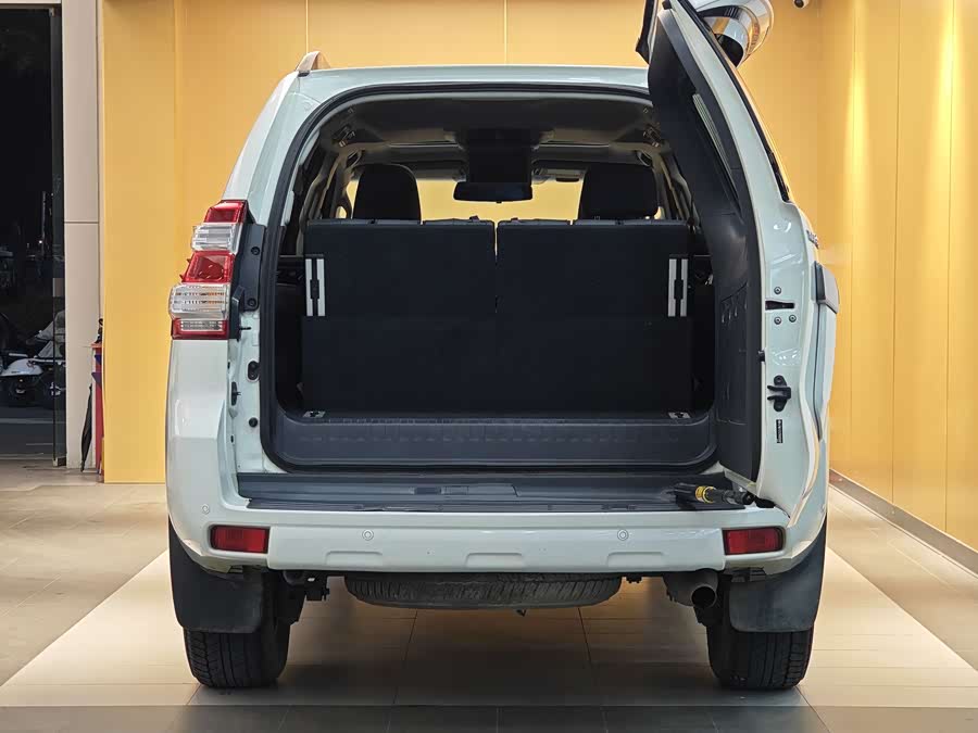 Toyota Land Cruiser Prado 2017 car image #31