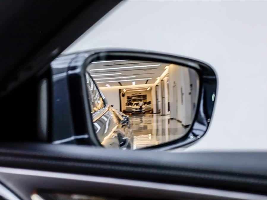 BMW 8 Series 2023 immagine di auto #31