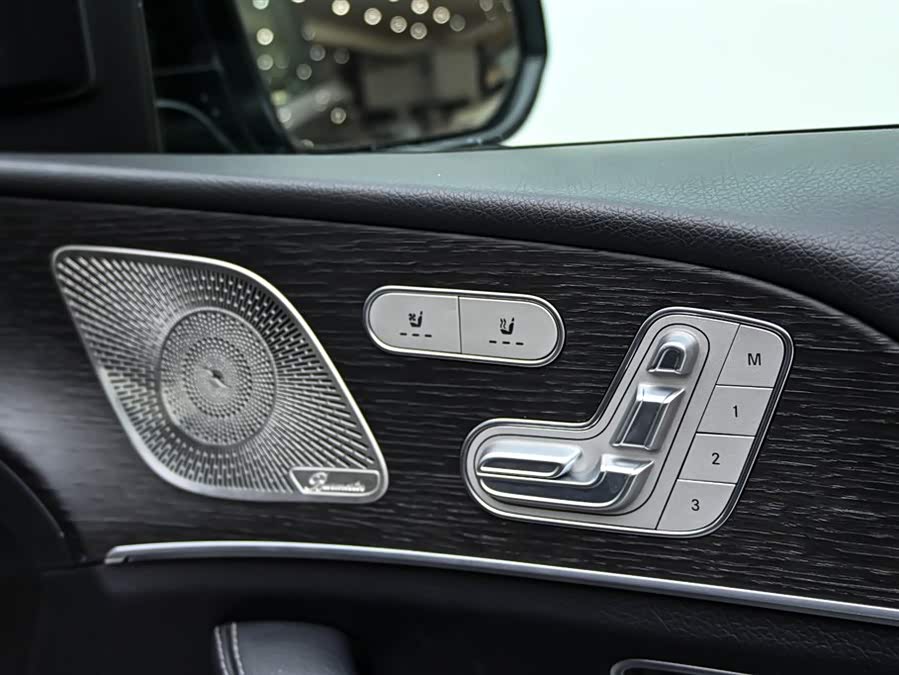 Mercedes-Benz GLE Class 2023 car image #31