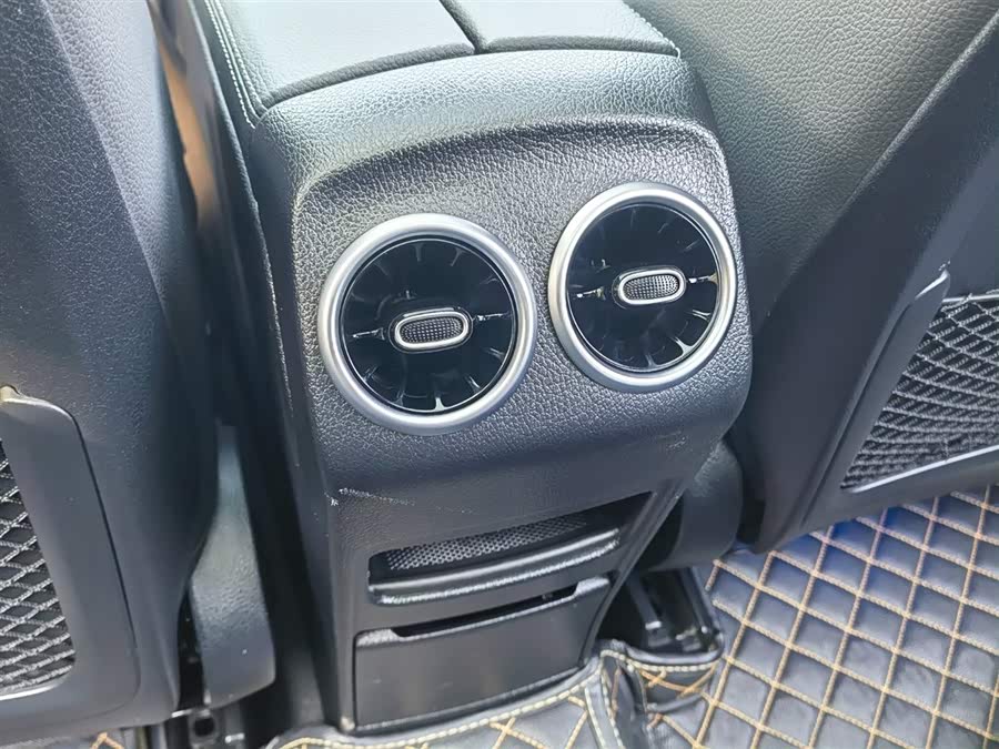 Mercedes-Benz GLB Class 2020 car image #31