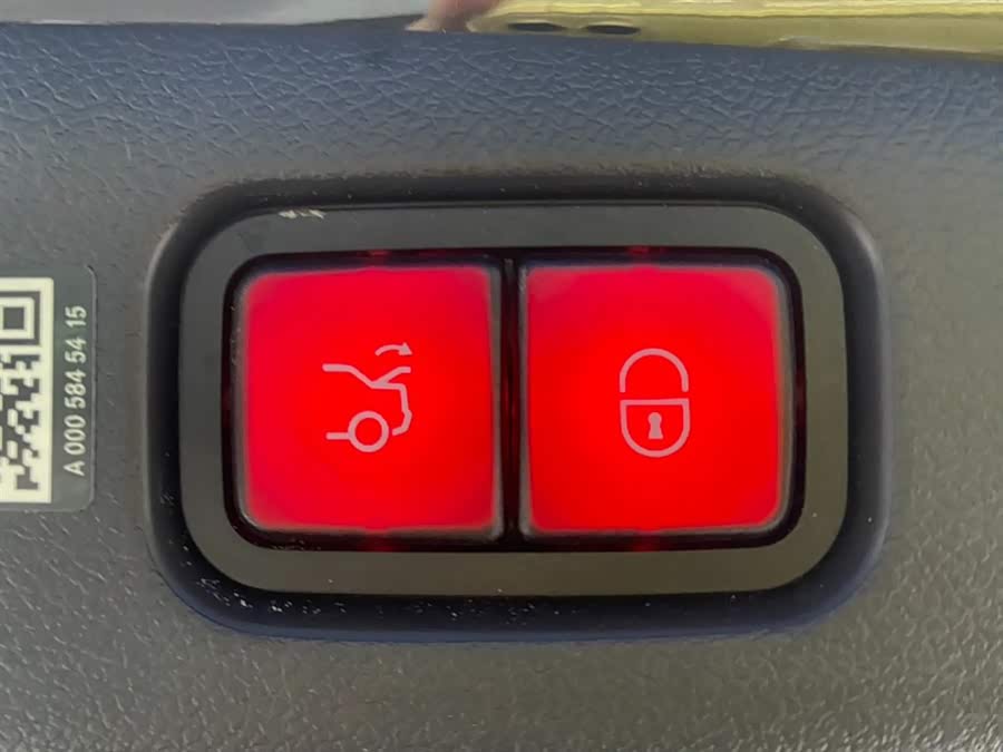 Mercedes-Benz E Class 2024 car image #31