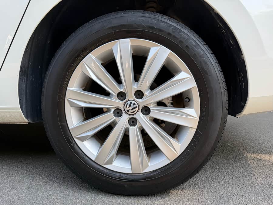 Volkswagen Bora 2021 car image #31